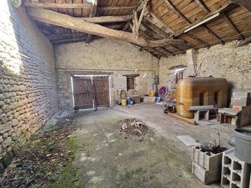 Vente Grange SAINTES - 1 pièce -224 m² - (17100)