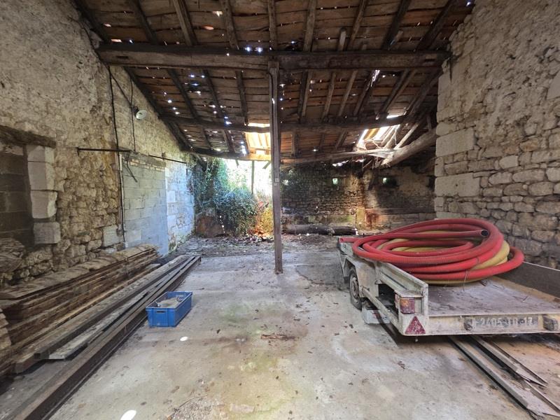 Vente Grange SAINTES - 1 pièce -224 m² - (17100)