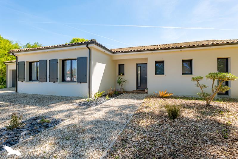 Vente Maison ST GEORGES DES COTEAUX - 4 pièces -123 m² - (17810)