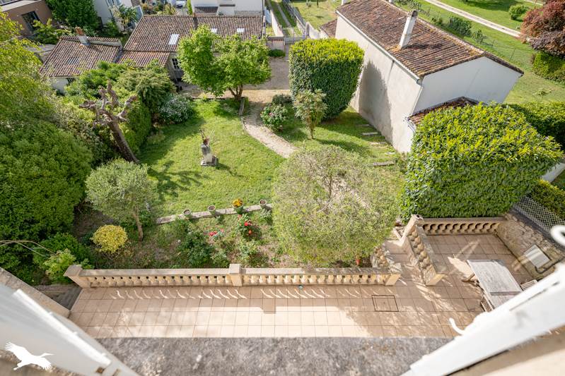 Vente Maison SAINTES - 6 pièces -200 m² - (17100)