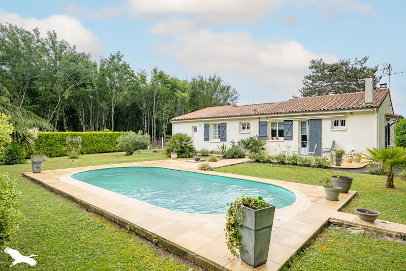 Vente Maison CHERMIGNAC - 5 pièces -111 m² - (17460)