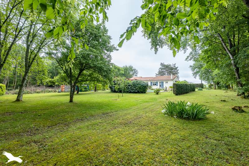 Vente Maison CHERMIGNAC - 5 pièces -111 m² - (17460)