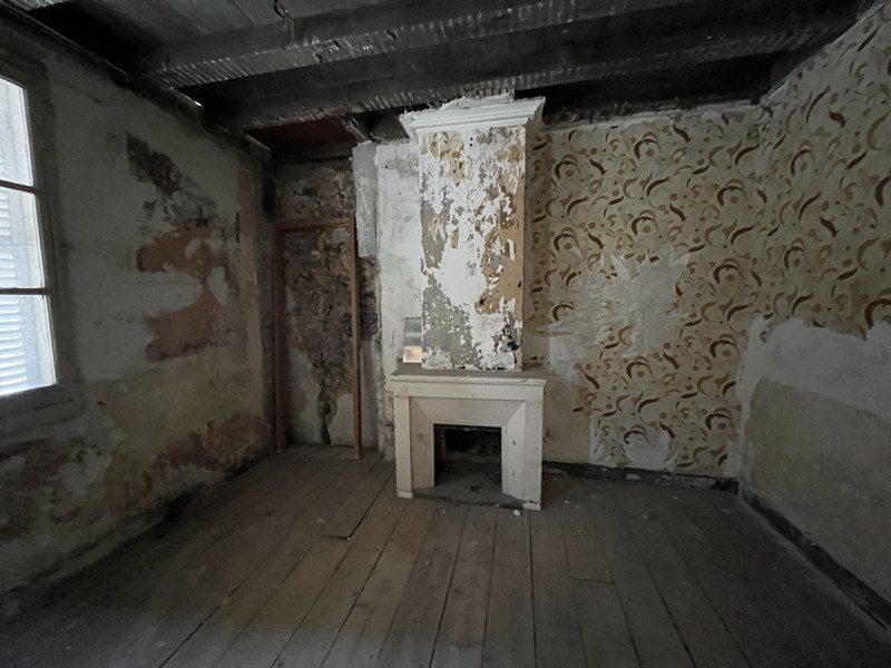 Vente Immeuble Saintes - -  100 m² - (17100)