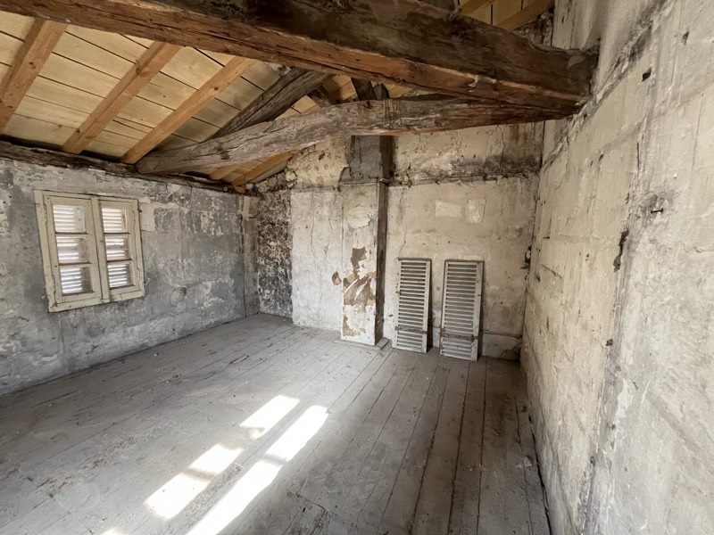 Vente Immeuble Saintes - -  100 m² - (17100)
