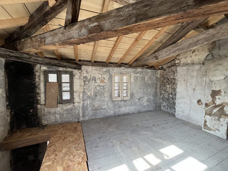 Vente Immeuble Saintes - -  100 m² - (17100)