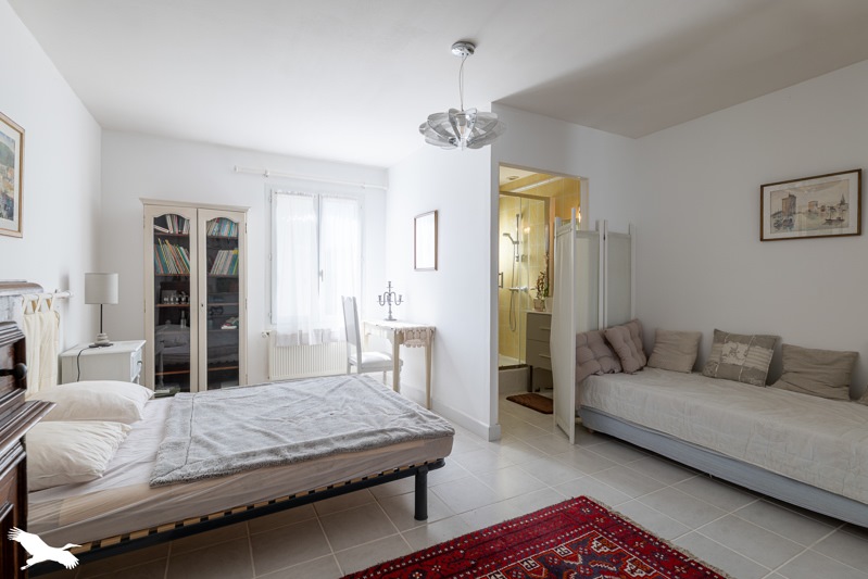 Vente Maison SAINTES - 6 pièces -242 m² - (17100)