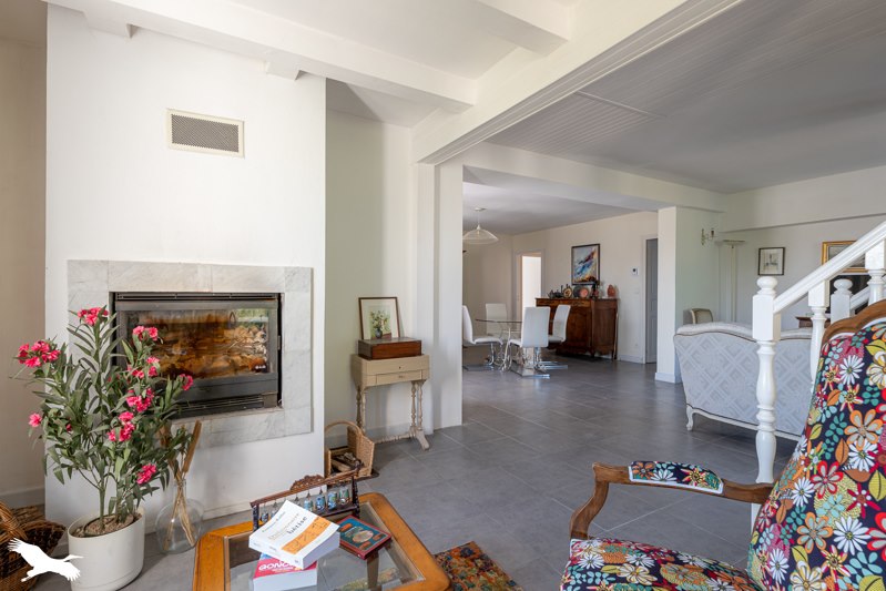 Vente Maison SAINTES - 6 pièces -242 m² - (17100)