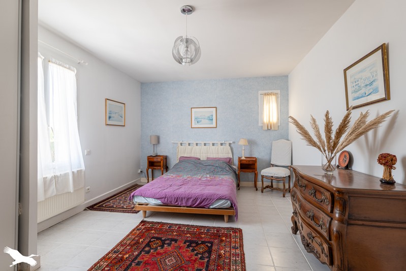 Vente Maison SAINTES - 6 pièces -242 m² - (17100)