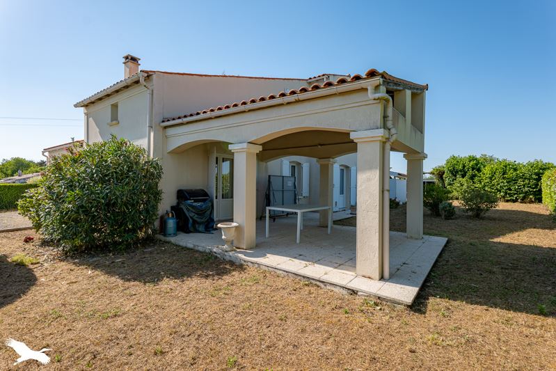 Vente Maison SAINTES - 6 pièces -242 m² - (17100)