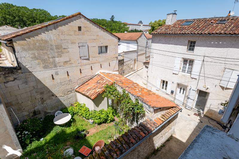 Vente Maison SAINTES - 5 pièces -88 m² - (17100)