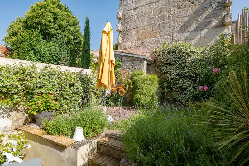 Vente Maison SAINTES - 4 pièces -80 m² - (17100)