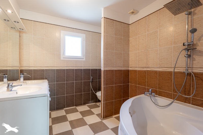 Vente Maison SAINTES - 6 pièces -183 m² - (17100)