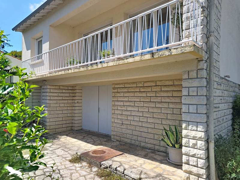 Vente Maison SAINTES - 5 pièces -102 m² - (17100)