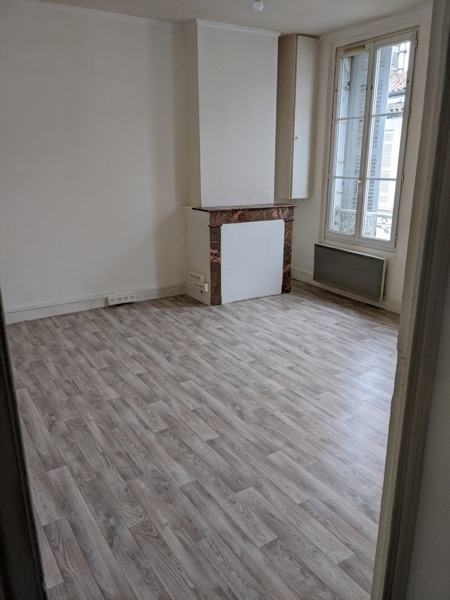 Vente Immeuble Saintes - -  203 m² - (17100)