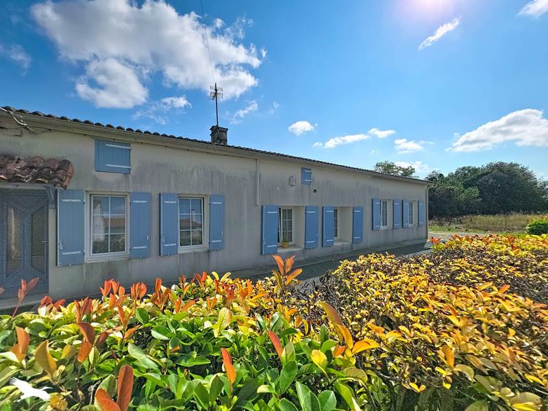 Maison 4 pièces 100 m² · à Thénac · 100 m² · 149 000 €