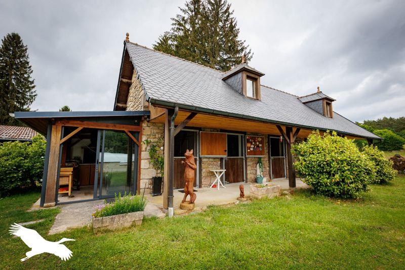 Vente Maison GROS CHASTANG - 7 pièces -217 m² - (19320)