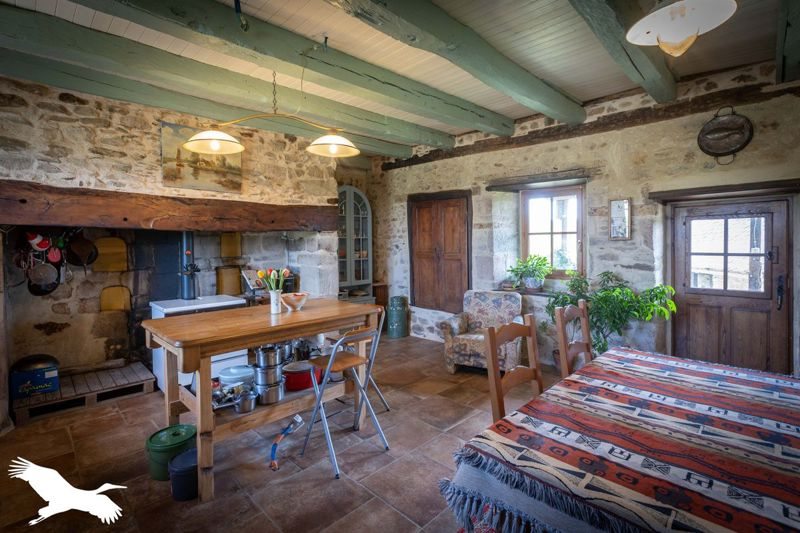 Vente Maison ST BONNET ELVERT - 22 pièces -400 m² - (19380)
