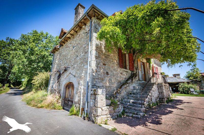 Vente Maison ROUFFIAC - 6 pièces -177 m² - (15150)