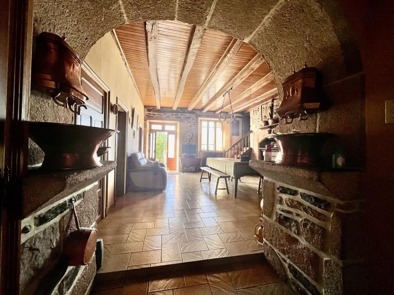 Vente Maison Saint-Julien-aux-Bois - 11 pièces -193 m² - (19220)