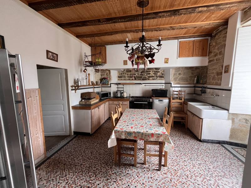 Vente Maison GOULLES - 6 pièces -272 m² - (19430)