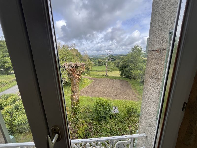 Vente Maison GOULLES - 6 pièces -272 m² - (19430)