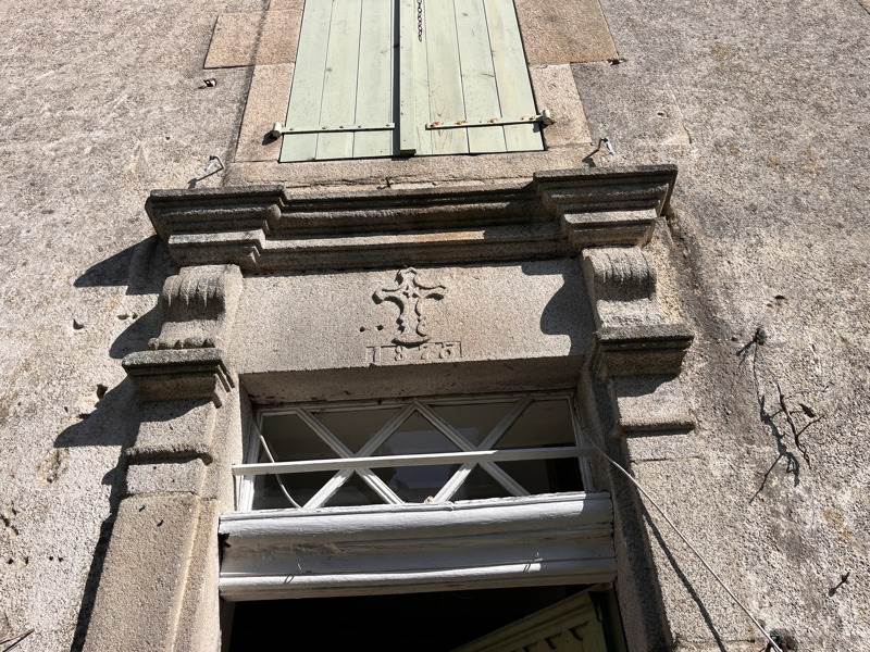 Vente Maison GOULLES - 6 pièces -272 m² - (19430)