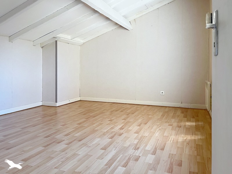 Vente Maison Puy-l'Évêque - 40 pièces -600 m² - (46700)
