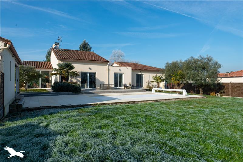 Vente Maison LAGARDELLE - 7 pièces -181 m² - (46220)