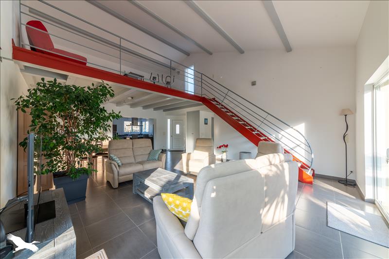 Vente Maison LAGARDELLE - 7 pièces -181 m² - (46220)