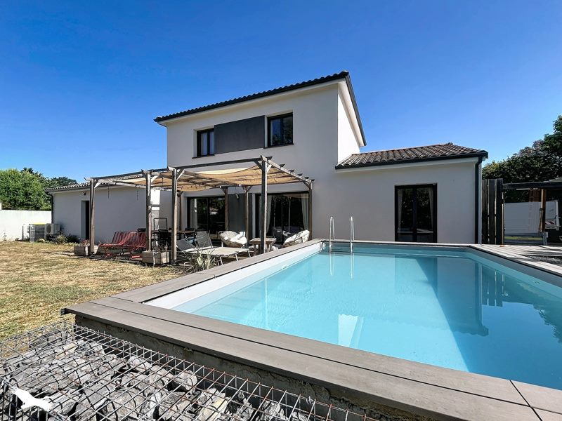 Vente Maison CORNEBARRIEU - 5 pièces -123 m² - (31700)
