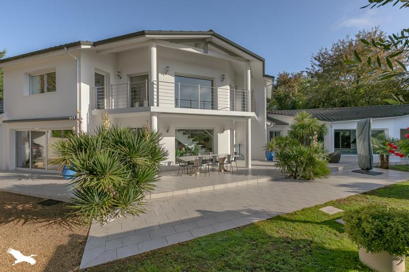 Vente Maison ST JEAN D ILLAC - 6 pièces -305 m² - (33127)