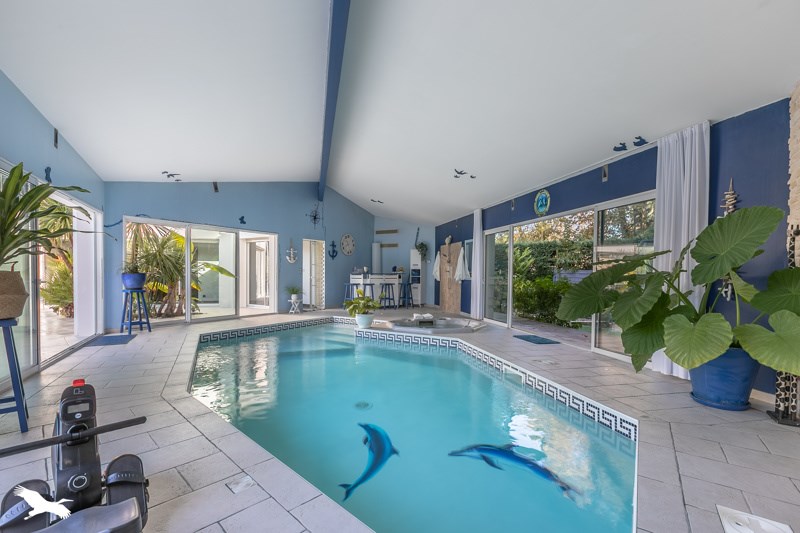 Vente Maison ST JEAN D ILLAC - 6 pièces -305 m² - (33127)