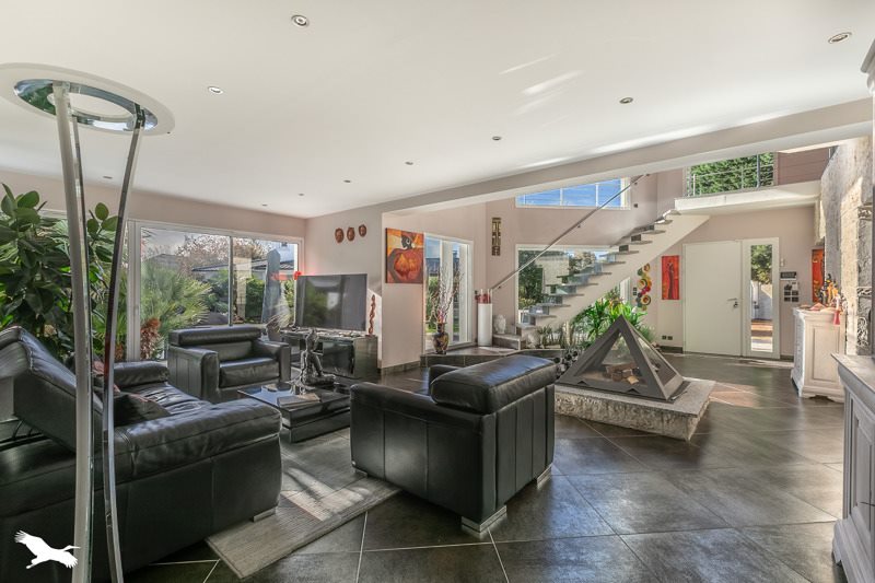 Vente Maison ST JEAN D ILLAC - 6 pièces -305 m² - (33127)