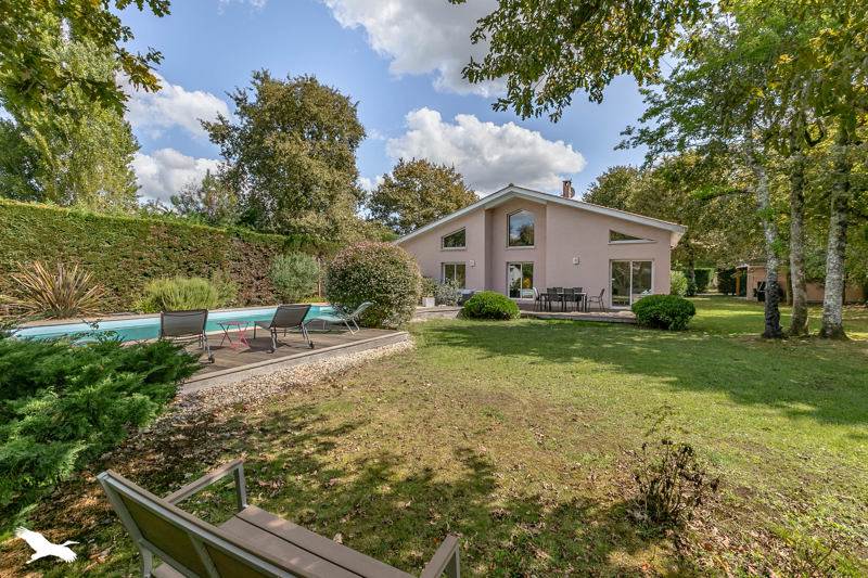 Vente Maison ST JEAN D ILLAC - 7 pièces -178 m² - (33127)