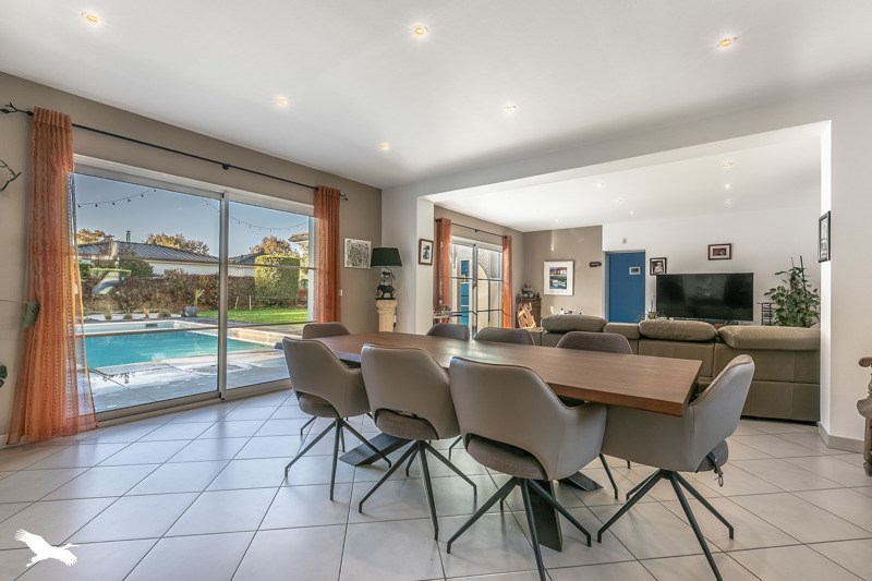 Vente Maison ST JEAN D ILLAC - 6 pièces -187 m² - (33127)