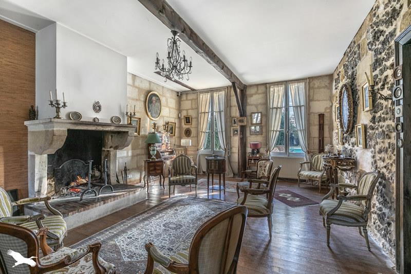Vente Maison ST JEAN D ILLAC - 10 pièces -228 m² - (33127)