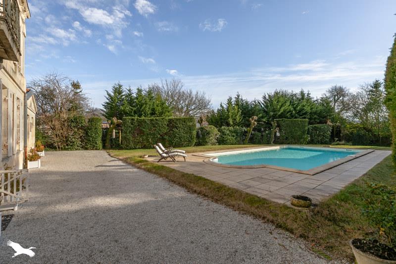 Vente Maison ST JEAN D ILLAC - 10 pièces -228 m² - (33127)