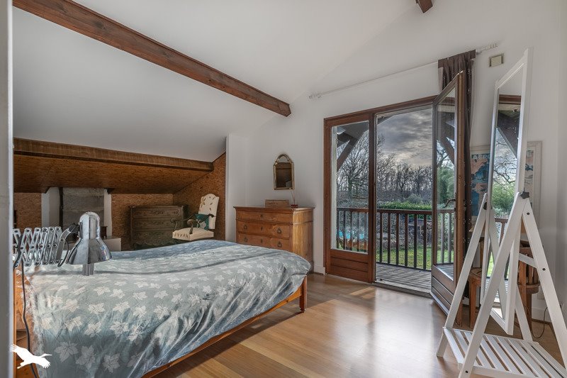 Vente Maison ST JEAN D ILLAC - 7 pièces -201 m² - (33127)