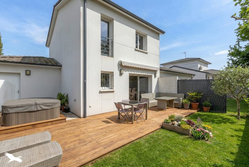 Vente Maison ST JEAN D ILLAC - 4 pièces -90 m² - (33127)