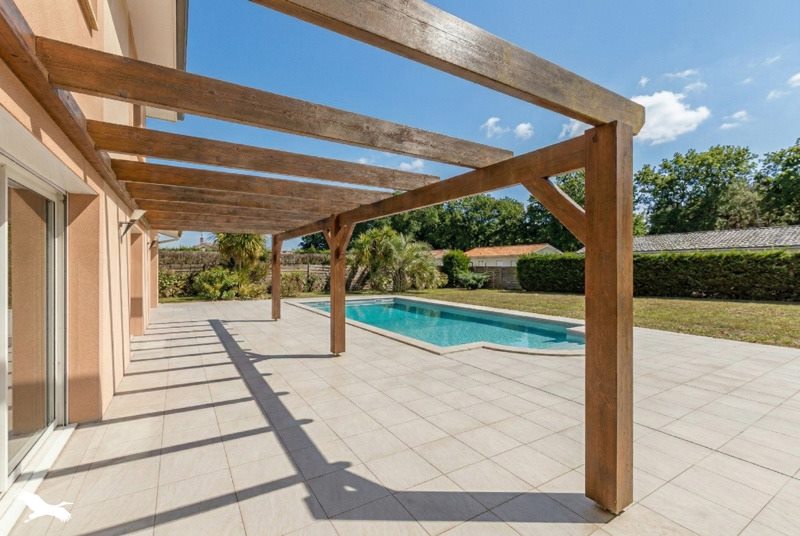Vente Maison ST JEAN D ILLAC - 6 pièces -183 m² - (33127)