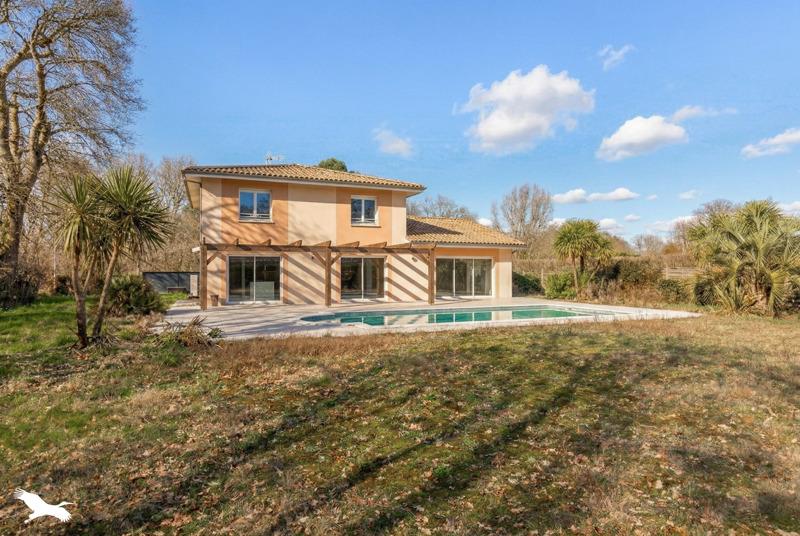 Vente Maison ST JEAN D ILLAC - 6 pièces -183 m² - (33127)