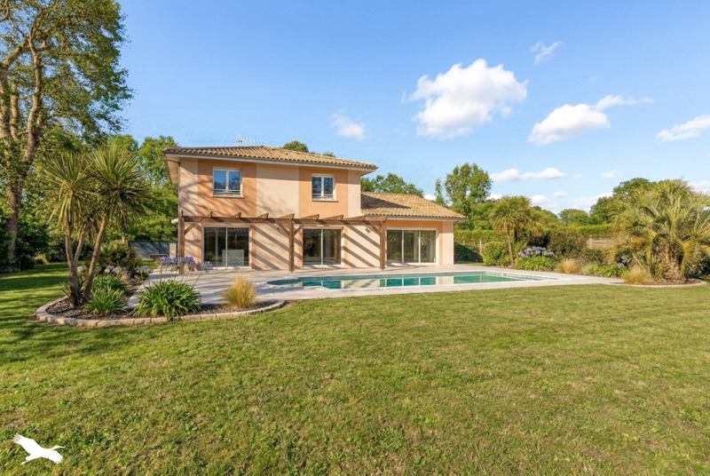 Vente Maison ST JEAN D ILLAC - 6 pièces -183 m² - (33127)
