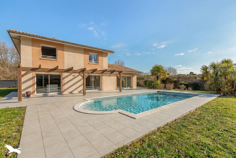 Vente Maison ST JEAN D ILLAC - 6 pièces -183 m² - (33127)