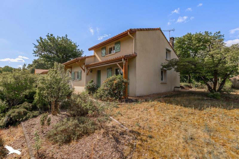 Vente Maison ST JEAN D ILLAC - 5 pièces -119 m² - (33127)