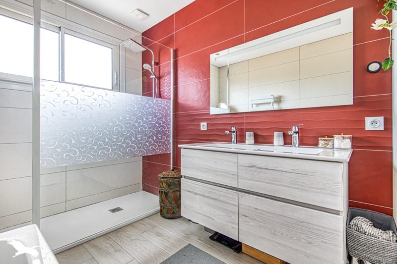 Vente Maison ST JEAN D ILLAC - 6 pièces -186 m² - (33127)