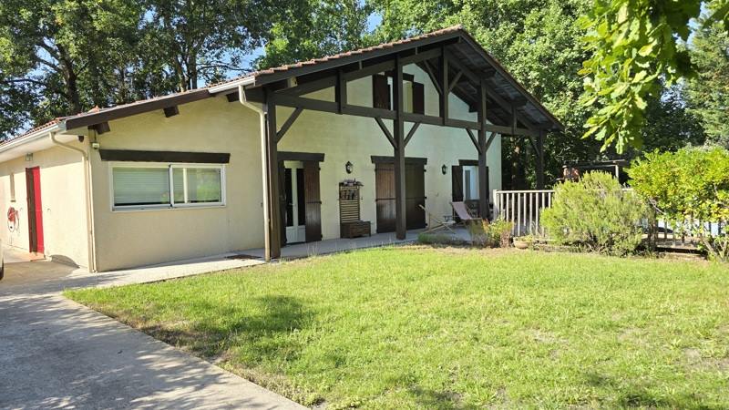 Vente Maison ST JEAN D ILLAC - 6 pièces -159 m² - (33127)