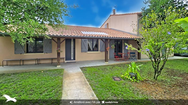 Vente Maison ST JEAN D ILLAC - 7 pièces -171 m² - (33127)