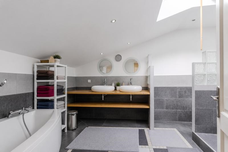 Vente Maison VIRELADE - 5 pièces -150 m² - (33720)