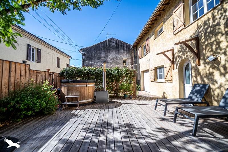 Vente Maison LESTIAC SUR GARONNE - 4 pièces -138 m² - (33550)