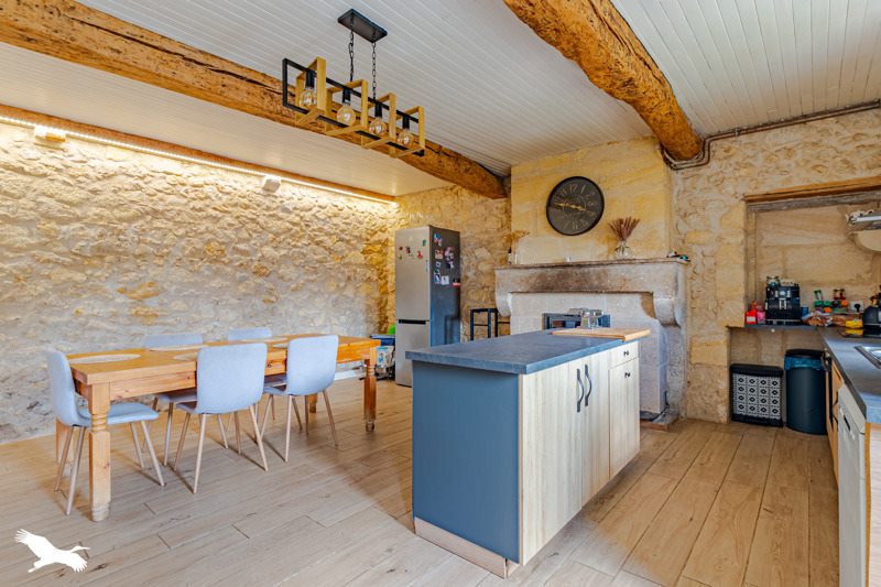 Vente Maison LESTIAC SUR GARONNE - 3 pièces -105 m² - (33550)